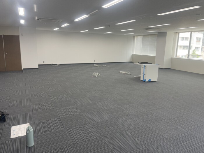 愛知県豊橋市 信用金庫 研修室 OAフロア化 LED化 コンセント増設 完成